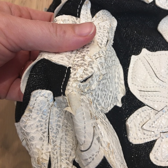 Hilary Radley Large Shoulder Bag - Picture 5 of 12